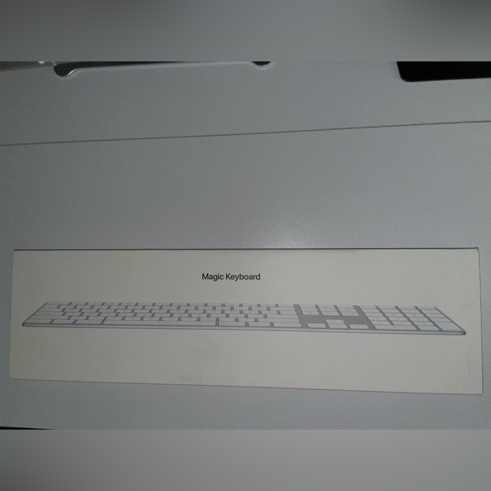 Apple Magic Keyboard with Numeric Keypad - Picture 3 of 4